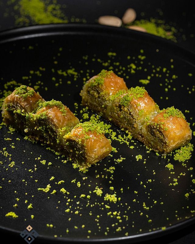 Fıstıklı Dürüm – Kilimli Baklava Denizli